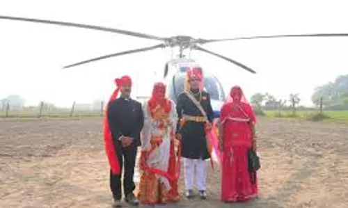 Jaipur: बेटी को हेलीकॉप्टर से विदा करते दिखा अद्भुत नजारा