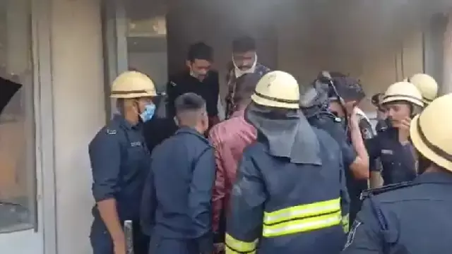Gujarat के भावनगर में पैथोलॉजी लैब में लगी भीषण आग