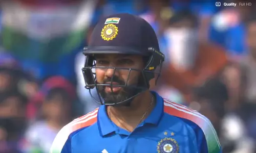 रोहित शर्मा आउट, रायपुर में हो रहा 2ND ODI मैच रोहित शर्मा आउट, रायपुर में हो रहा 2ND ODI मैच