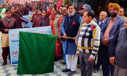 Hoshiarpur में वर्ल्ड एड्स डे पर जागरूकता वॉकथॉन का आयोजन