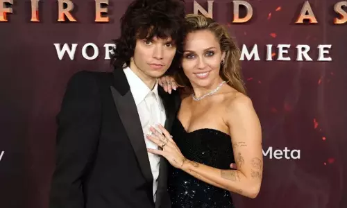 Miley Cyrus और मैक्स मोरांडो ने 4 साल की डेटिंग के बाद सगाई कर ली