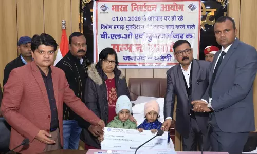 Bareilly: बीएलओ सर्वेश के भाई को सरकारी नौकरी मिलेगी Bareilly: बीएलओ सर्वेश के भाई को सरकारी नौकरी मिलेगी