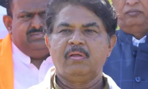 हनुमान जयंती पर चिकन खाने पर BJP ने सिद्धारमैया की आलोचना की