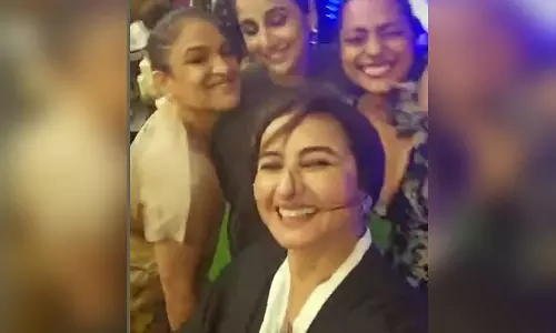 Girl gang विद्या बालन, दिव्या दत्ता, संध्या मृदुल ने दिल खोलकर डांस किया Girl gang विद्या बालन, दिव्या दत्ता, संध्या मृदुल ने दिल खोलकर डांस किया