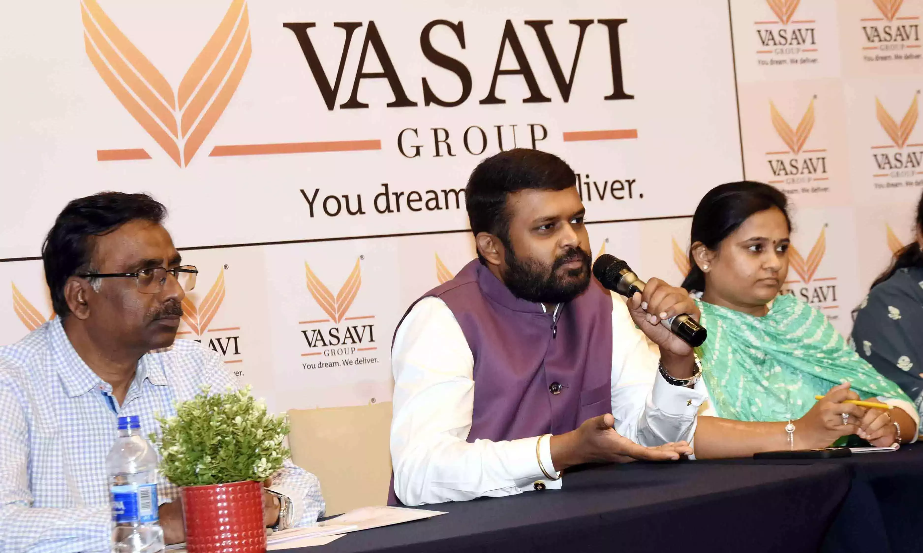 Telangana : वासावी ने कहा TGRERA को रजिस्ट्रेशन एक्सटेंशन दिया गया Telangana : वासावी ने कहा TGRERA को रजिस्ट्रेशन एक्सटेंशन दिया गया
