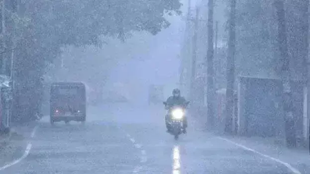 kerala: भारी बारिश का अनुमान, सात जिलों के लिए विशेष अलर्ट kerala: भारी बारिश का अनुमान, सात जिलों के लिए विशेष अलर्ट