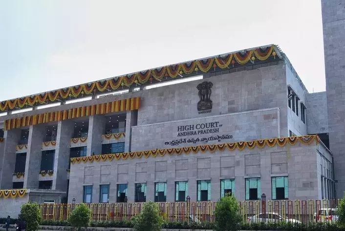 Andhra  : CID, ACB ने TTD परकामनी केस पर सीलबंद रिपोर्ट हाई कोर्ट को सौंपी