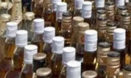 गरियाबंद के शराब दुकान में मिलावटी का चल रहा खेल, सेल्समैन और कोचियों की मिलीभगत