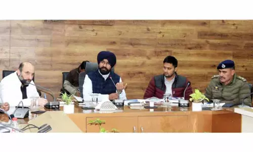 DC Doda ने कैपेक्स योजना के तहत विकास कार्यों की प्रगति की समीक्षा की