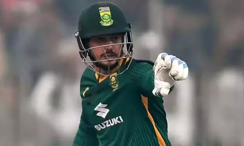 India vs South Africa 2nd ODI: साउथ अफ्रीका को लगा पहला झटका, डी कॉक आउट India vs South Africa 2nd ODI: साउथ अफ्रीका को लगा पहला झटका, डी कॉक आउट