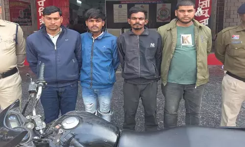 Professor का सनसनीखेज अपहरणकांड: पुलिस ने शिक्षक-मास्टरमाइंड सहित 5 को दबोचा Professor का सनसनीखेज अपहरणकांड: पुलिस ने शिक्षक-मास्टरमाइंड सहित 5 को दबोचा