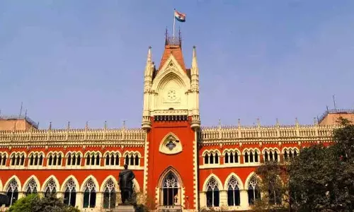 Calcutta HC ने बंगाल के स्कूलों में 32000 टीचरों की नियुक्ति रद्द करने का आदेश खारिज कर दिया