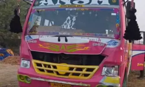 Police ने 14 गोवंश को बचाया, जानवरों की तस्करी में इस्तेमाल होने वाली बस और टाटा 407 को जब्त