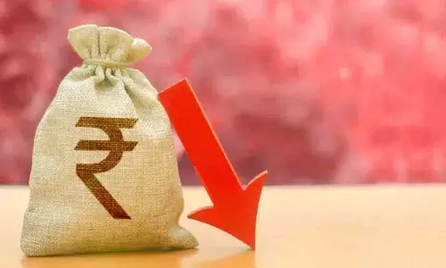 Rupee तीन दिन से गिर रहा है.. बुधवार को अब तक के सबसे निचले स्तर पर..! Rupee तीन दिन से गिर रहा है.. बुधवार को अब तक के सबसे निचले स्तर पर..!