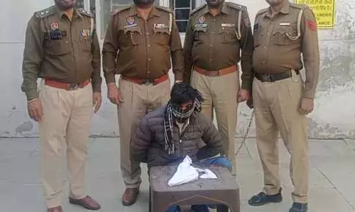 Amritsar: टारगेट-किलिंग मॉड्यूल का भंडाफोड़, हथियारों के साथ 1 गिरफ्तार Amritsar: टारगेट-किलिंग मॉड्यूल का भंडाफोड़, हथियारों के साथ 1 गिरफ्तार