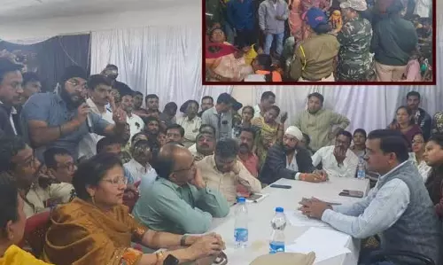 सलेक्शा में EVM सील हटाए जाने से तनाव बढ़ा