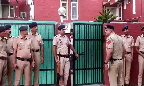Haryana: जलन में चार बच्चों की हत्या का आरोप, महिला गिरफ्तार Haryana: जलन में चार बच्चों की हत्या का आरोप, महिला गिरफ्तार