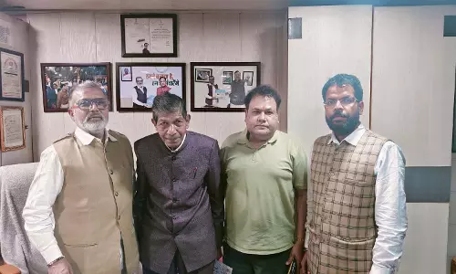 प्रबंध संपादक पप्पू फरिश्ता ने किया भाजपा के आदिवासी नेता ननकी राम कंवर का अभिनंदन प्रबंध संपादक पप्पू फरिश्ता ने किया भाजपा के आदिवासी नेता ननकी राम कंवर का अभिनंदन