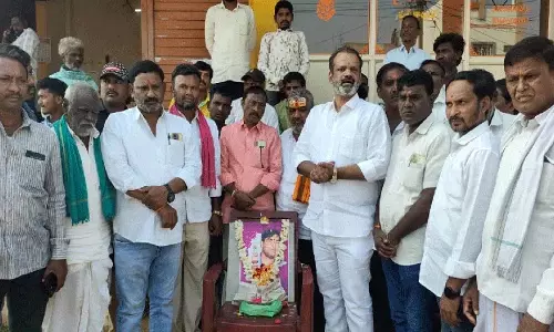 Srikanthachari का बलिदान यादगार है: डॉ. किरण कोमरेवार Srikanthachari का बलिदान यादगार है: डॉ. किरण कोमरेवार