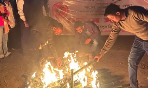 असम के CM ने तेजपुर यूनिवर्सिटी संकट में केंद्र से दखल की मांग की असम के CM ने तेजपुर यूनिवर्सिटी संकट में केंद्र से दखल की मांग की