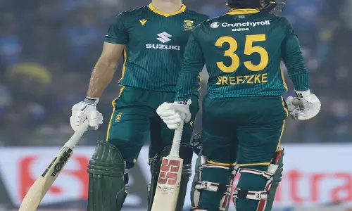 India vs South Africa ODI: रायपुर के मैदान में साउथ अफ्रीका ने भारत को 4 विकेट से हराया India vs South Africa ODI: रायपुर के मैदान में साउथ अफ्रीका ने भारत को 4 विकेट से हराया