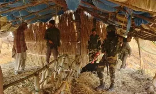 जम्मू: बीएसएफ ने पुलिस के साथ चलाया सर्च अभियान, सीमा सुरक्षा को मजबूत बनाना लक्ष्य
