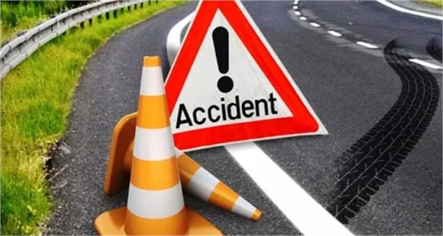 Jharkhand:हाईवा की चपेट में आने से महिला की मौत, परिजनों में चीख-पुकार Jharkhand:हाईवा की चपेट में आने से महिला की मौत, परिजनों में चीख-पुकार