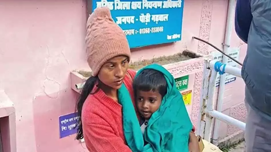 तेंदुए ने आंगनबाड़ी के बच्चे को निवाला बनाने की कोशिश की, गांव में दहशत का माहौल तेंदुए ने आंगनबाड़ी के बच्चे को निवाला बनाने की कोशिश की, गांव में दहशत का माहौल