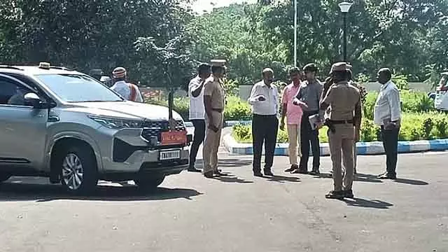 करूर घटना: CBI मॉनिटरिंग टीम ने डिस्ट्रिक्ट मजिस्ट्रेट, IG, SP से पूछताछ की करूर घटना: CBI मॉनिटरिंग टीम ने डिस्ट्रिक्ट मजिस्ट्रेट, IG, SP से पूछताछ की