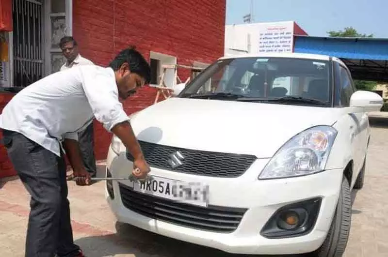 Hisar HR88B8888 की फिर से नीलामी, बोलीदाता 1.17 करोड़ नहीं चुका सका Hisar HR88B8888 की फिर से नीलामी, बोलीदाता 1.17 करोड़ नहीं चुका सका