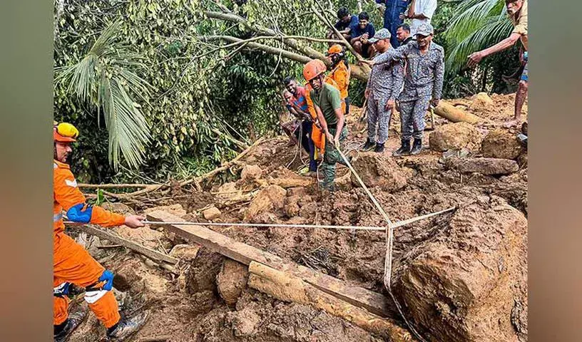 वैज्ञानिक : एशिया में आई जानलेवा बाढ़ कोई तुक्का नहीं, ये क्लाइमेट की चेतावनी वैज्ञानिक : एशिया में आई जानलेवा बाढ़ कोई तुक्का नहीं, ये क्लाइमेट की चेतावनी