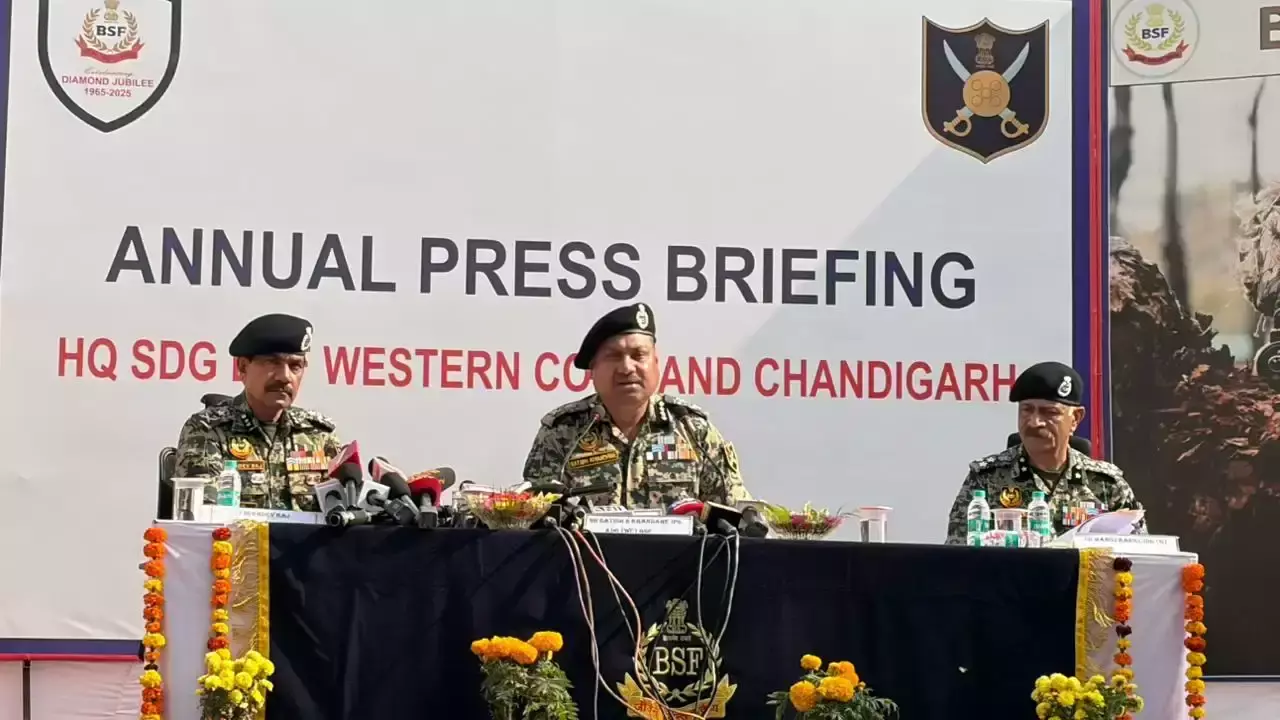 Chandigarh: बीएसएफ के हाथों में भारत-पाक सीमा की सुरक्षा Chandigarh: बीएसएफ के हाथों में भारत-पाक सीमा की सुरक्षा