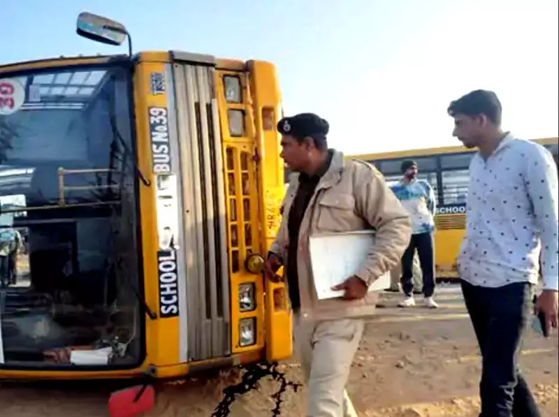 Rohtak स्कूल बस टक्कर पुलिस ने जांच शुरू की Rohtak स्कूल बस टक्कर पुलिस ने जांच शुरू की