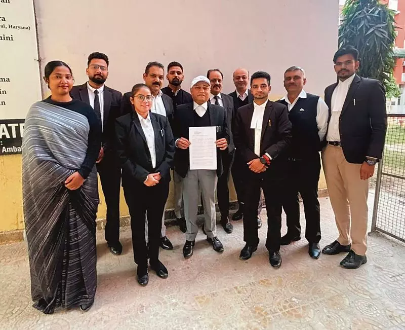 Haryana : अंबाला के वकील ने ऑनलाइन FIR तक आसान पहुंच की मांग की Haryana : अंबाला के वकील ने ऑनलाइन FIR तक आसान पहुंच की मांग की