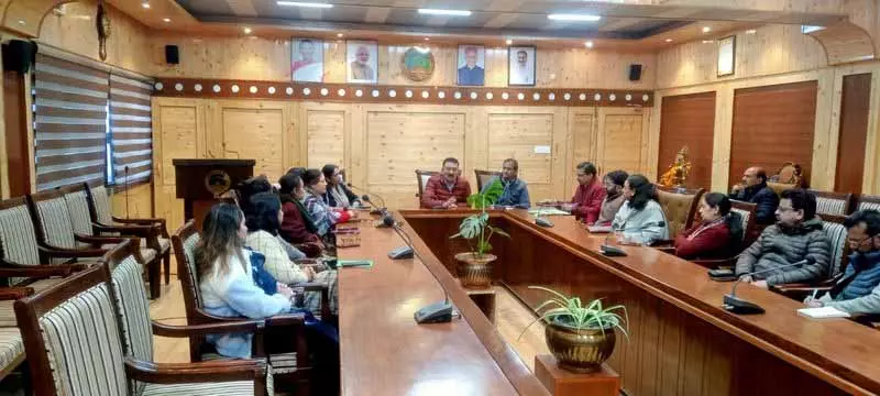 Himachal: रजिस्ट्रार ने अधिकारियों को हॉस्टल के रेनोवेशन में तेज़ी लाने का निर्देश दिया Himachal: रजिस्ट्रार ने अधिकारियों को हॉस्टल के रेनोवेशन में तेज़ी लाने का निर्देश दिया