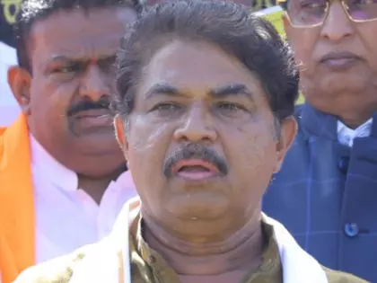 हनुमान जयंती पर चिकन खाने पर BJP ने सिद्धारमैया की आलोचना की हनुमान जयंती पर चिकन खाने पर BJP ने सिद्धारमैया की आलोचना की