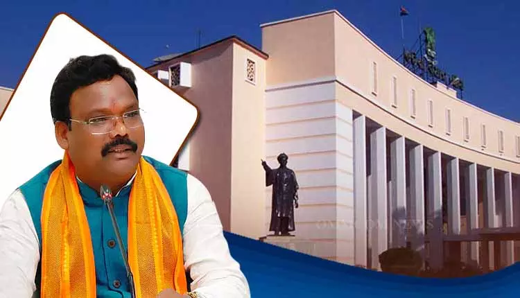 ओडिशा में दूध का उत्पादन रोज़ाना 96,000 लीटर बढ़ा: Minister ओडिशा में दूध का उत्पादन रोज़ाना 96,000 लीटर बढ़ा: Minister