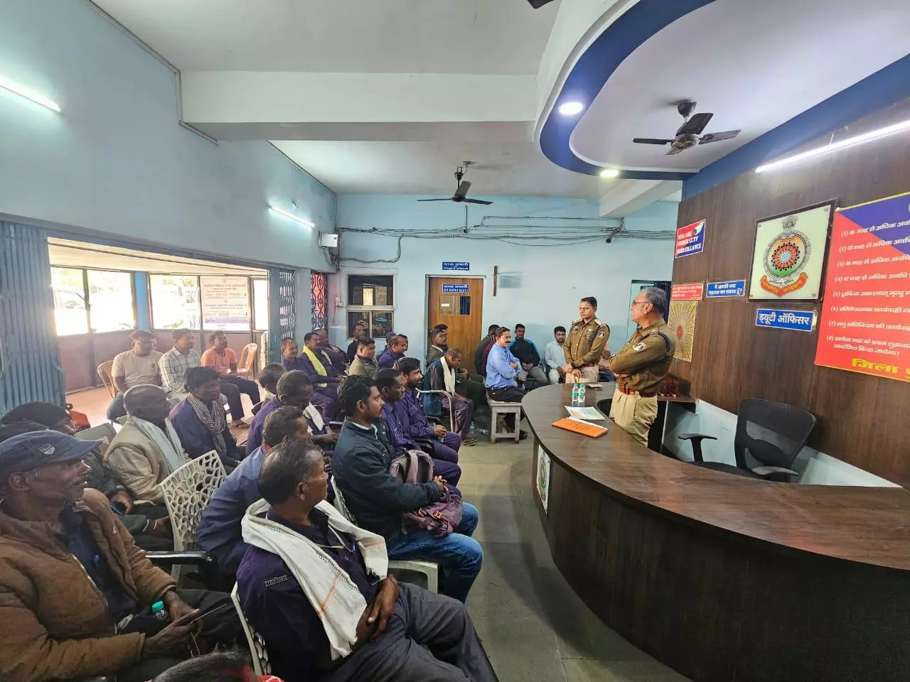 कोतरारोड़ थाना क्षेत्र में उत्कृष्ट कार्य करने वालों का सम्मान कोतरारोड़ थाना क्षेत्र में उत्कृष्ट कार्य करने वालों का सम्मान