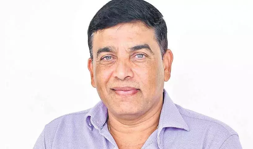 Dil Raju ने तोड़ी चुप्पी: अक्षय कुमार के साथ सिर्फ़ एक बॉलीवुड प्रोजेक्ट, बाकी सब अफ़वाहें Dil Raju ने तोड़ी चुप्पी: अक्षय कुमार के साथ सिर्फ़ एक बॉलीवुड प्रोजेक्ट, बाकी सब अफ़वाहें