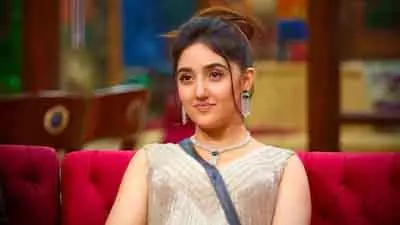 Ashnoor Kaur ने मां अवनीत का जन्मदिन परिवार संग मनाया Ashnoor Kaur ने मां अवनीत का जन्मदिन परिवार संग मनाया