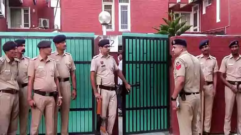 Haryana: जलन में चार बच्चों की हत्या का आरोप, महिला गिरफ्तार Haryana: जलन में चार बच्चों की हत्या का आरोप, महिला गिरफ्तार