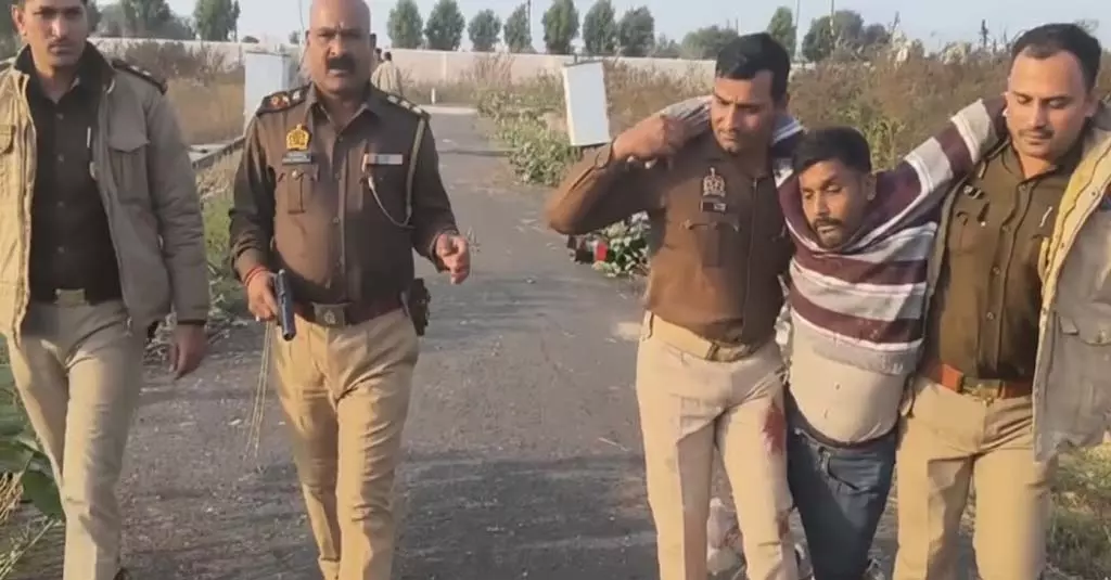 लिव-इन में महिला की हत्या, 26 मामले में फरार हिस्ट्रीशीटर एनकाउंटर में गिरफ्तार लिव-इन में महिला की हत्या, 26 मामले में फरार हिस्ट्रीशीटर एनकाउंटर में गिरफ्तार