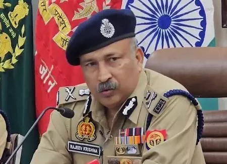 यूपी पुलिस ने रोहिंग्या और बांग्लादेशियों के खिलाफ शुरू की कार्रवाई यूपी पुलिस ने रोहिंग्या और बांग्लादेशियों के खिलाफ शुरू की कार्रवाई
