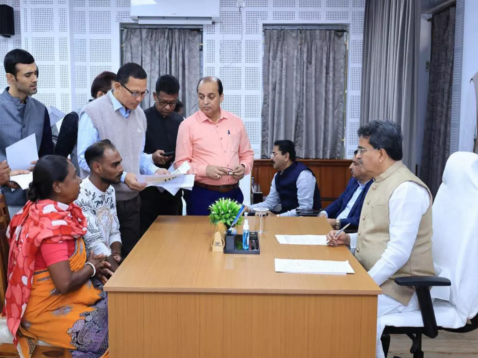 Agartala: मुख्यमंत्री आवास पर मुख्यमंत्री समीपेशु का 58वां संस्करण आयोजित Agartala: मुख्यमंत्री आवास पर मुख्यमंत्री समीपेशु का 58वां संस्करण आयोजित