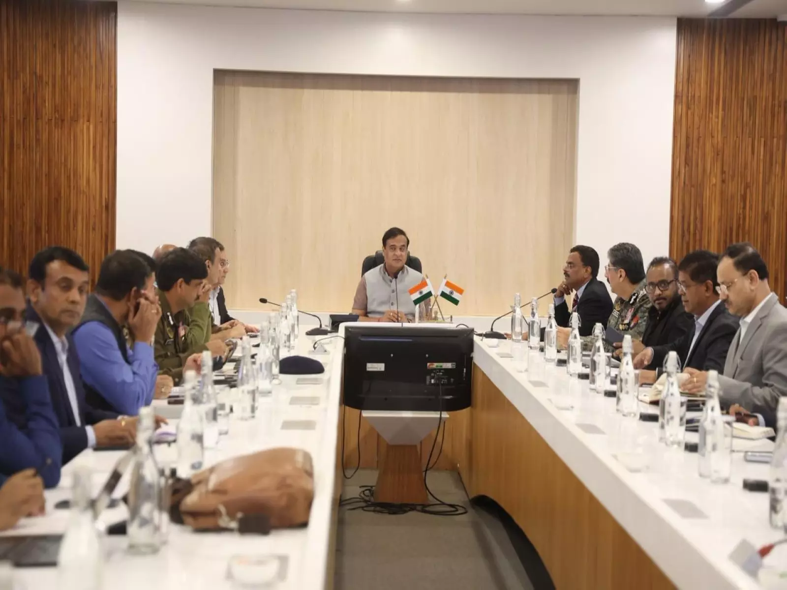 CM सरमा ने 20 और 21 दिसंबर को प्रधानमंत्री के प्रस्तावित राज्य दौरे पर बैठक की अध्यक्षता की CM सरमा ने 20 और 21 दिसंबर को प्रधानमंत्री के प्रस्तावित राज्य दौरे पर बैठक की अध्यक्षता की