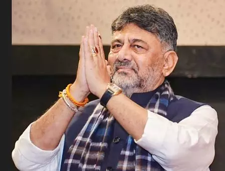 शिवकुमार ने 8 दिसंबर को होने वाली सर्वदलीय बैठक स्थगित करने का ऐलान किया शिवकुमार ने 8 दिसंबर को होने वाली सर्वदलीय बैठक स्थगित करने का ऐलान किया