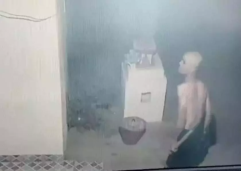 CG: शिक्षक के घर पर पड़ोसी ने किया हमला, FIR दर्ज CG: शिक्षक के घर पर पड़ोसी ने किया हमला, FIR दर्ज