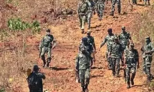 भैरमगढ़ मुठभेड़ में घायल 3 जवानों को रायपुर लाया गया