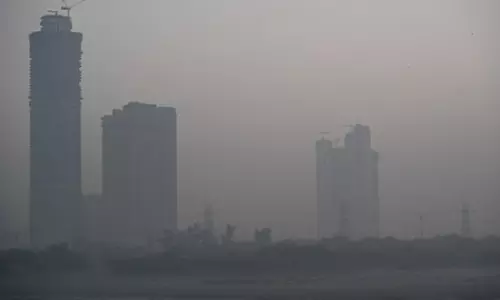 एनसीआर में हवा अब भी ‘बेहद खराब’, तेज सर्द हवाओं के बाद भी नहीं मिला आराम, 9 डिग्री तक गिरेगा तापमान एनसीआर में हवा अब भी ‘बेहद खराब’, तेज सर्द हवाओं के बाद भी नहीं मिला आराम, 9 डिग्री तक गिरेगा तापमान