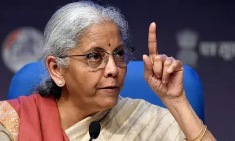 वित्त मंत्री आज लोकसभा में हेल्थ व नेशनल सिक्योरिटी सेस बिल पेश करेंगी वित्त मंत्री आज लोकसभा में हेल्थ व नेशनल सिक्योरिटी सेस बिल पेश करेंगी